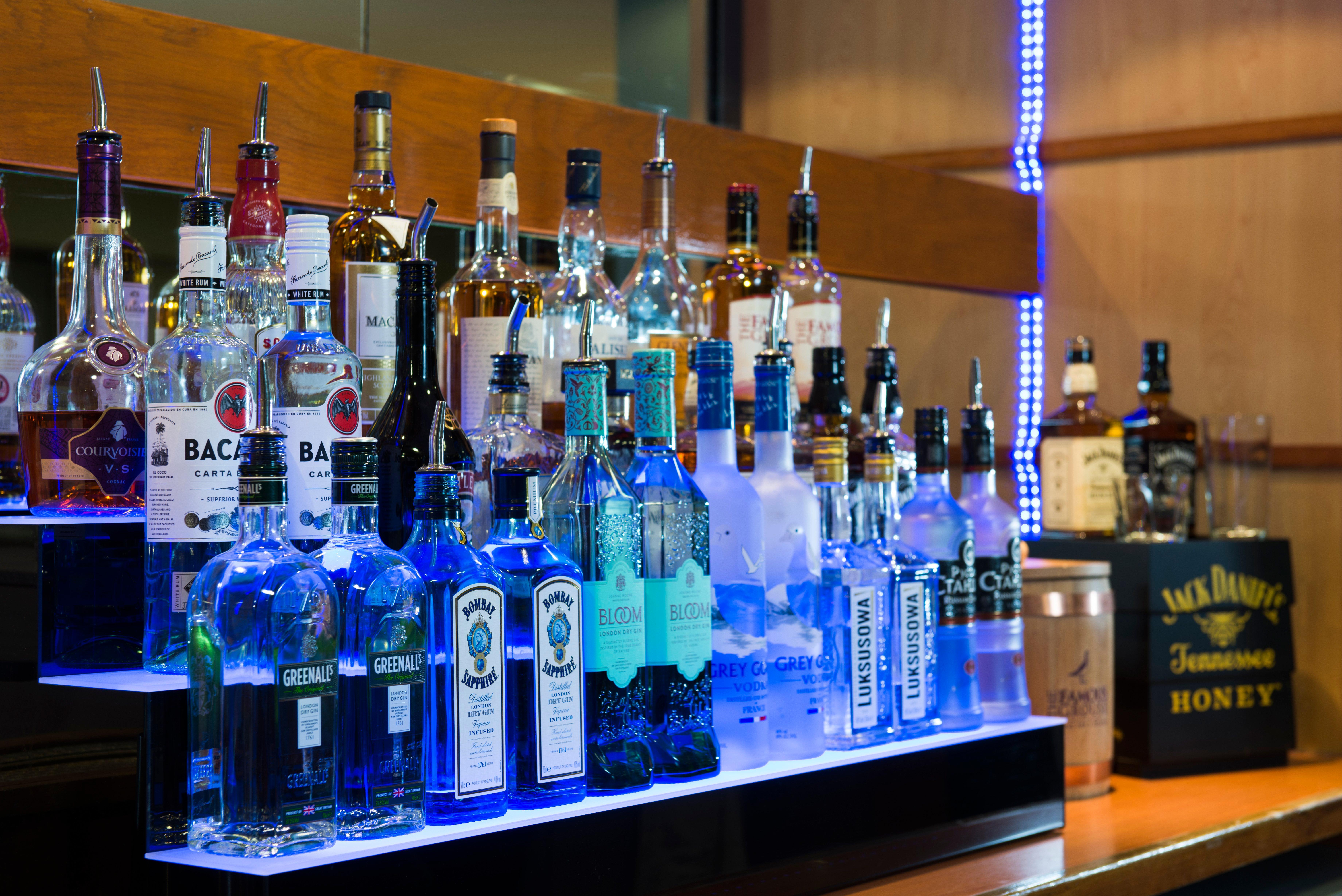 斯旺西东智选假日酒店 外观 照片